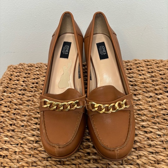 Jones New York Cyri Heeled Loafer Pumps | Women’s 9M Tan Block Heel Chain Detail - Picture 5 of 12